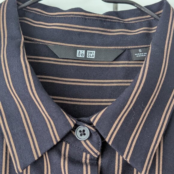 Uniqlo Striped Rayon Blouse - Picture 3 of 4